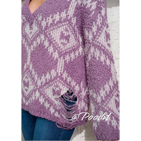 BLUE B lavender distressed v neck sweater S M L - Picture 3 of 7